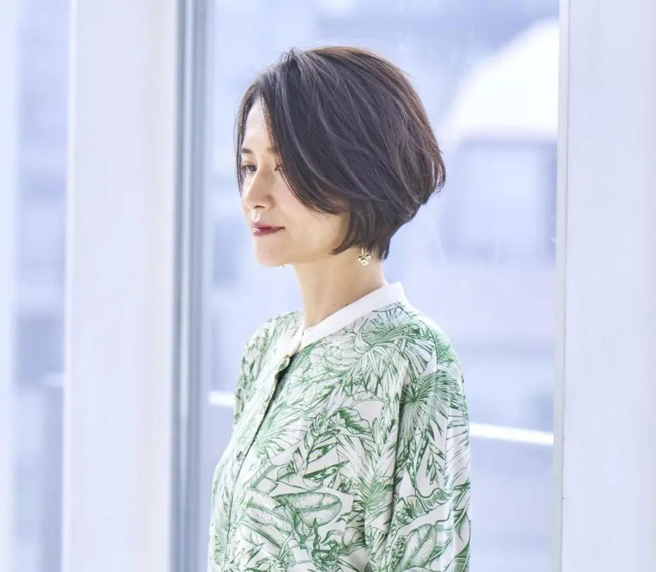 OurAge×Webエクラ  横から見たショートボブ　ヘアスタイル