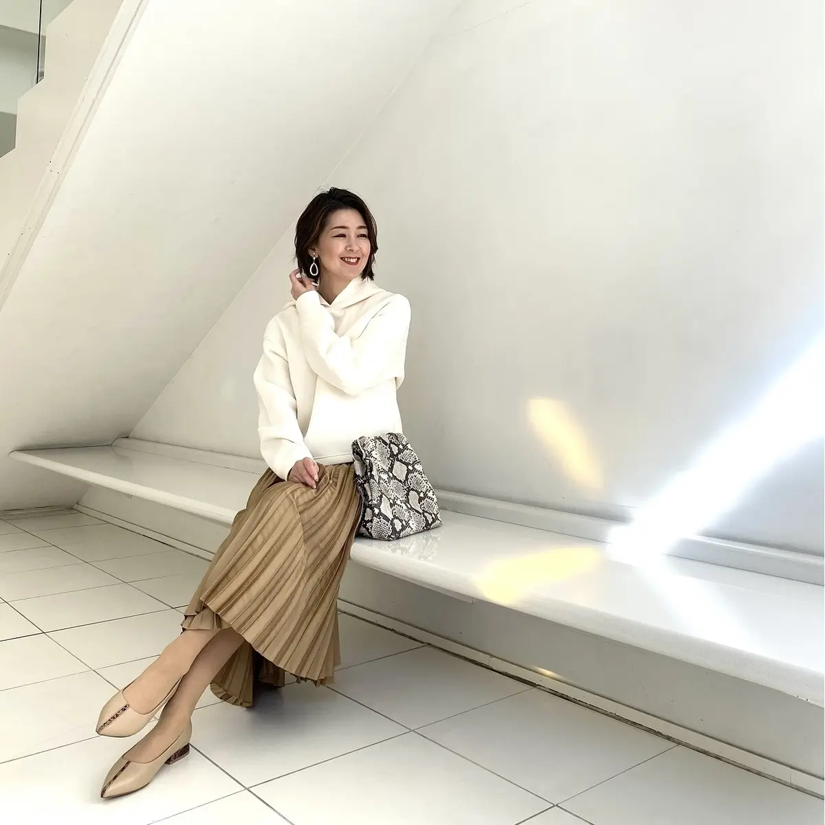 ツヤ感プリーツスカートで冬〜春の着回しの画像_5