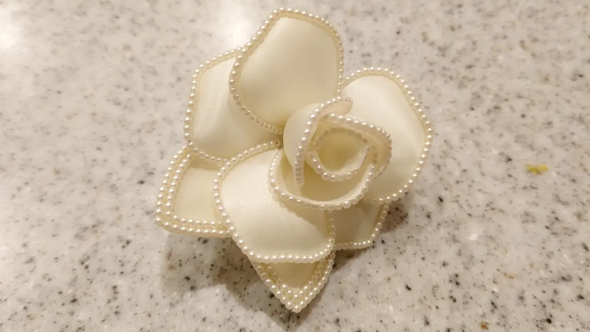 東京ソワールのコサージュ