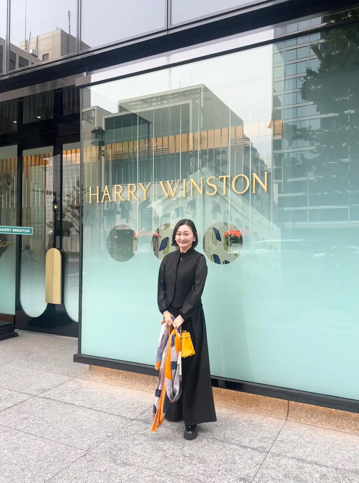 set up/ ATELIER N's blouse/LiSALiSA bag&scarf/HERMES shoes/ZARA accessory/y's arrange 、VanCleef&Arpels