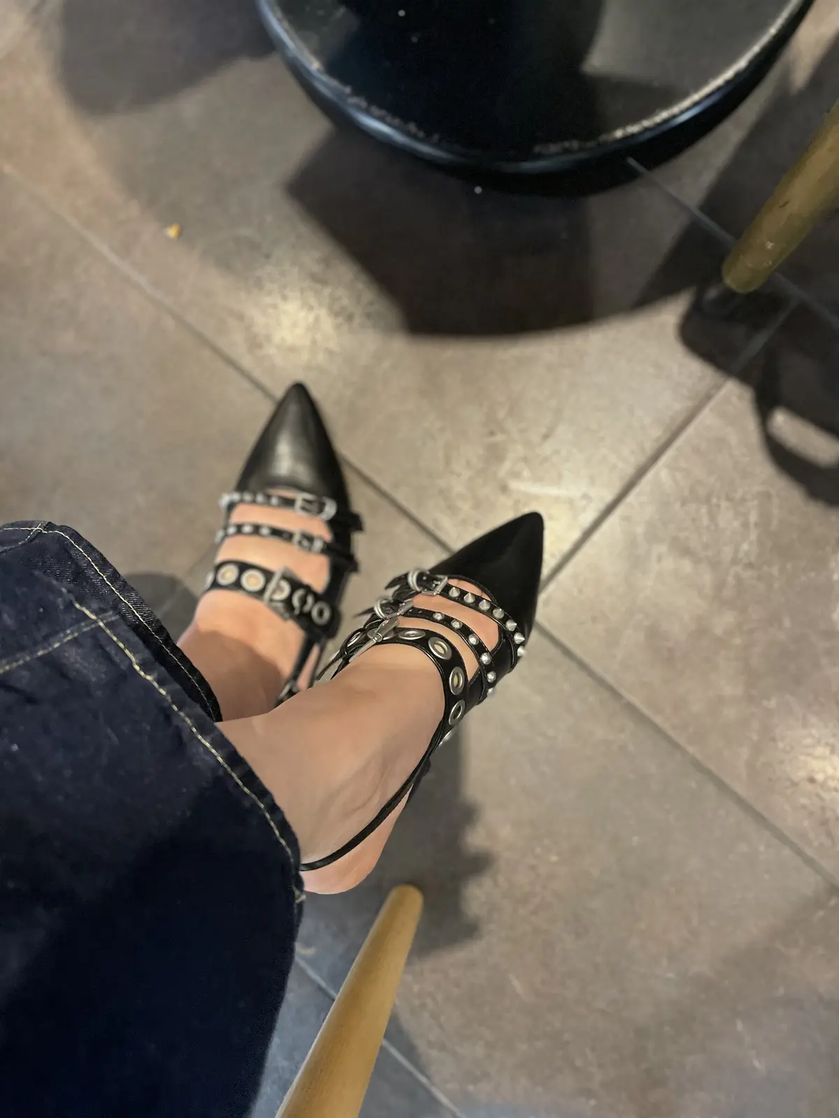 UNIQLO透け感のあるトップスにはスタの画像_4