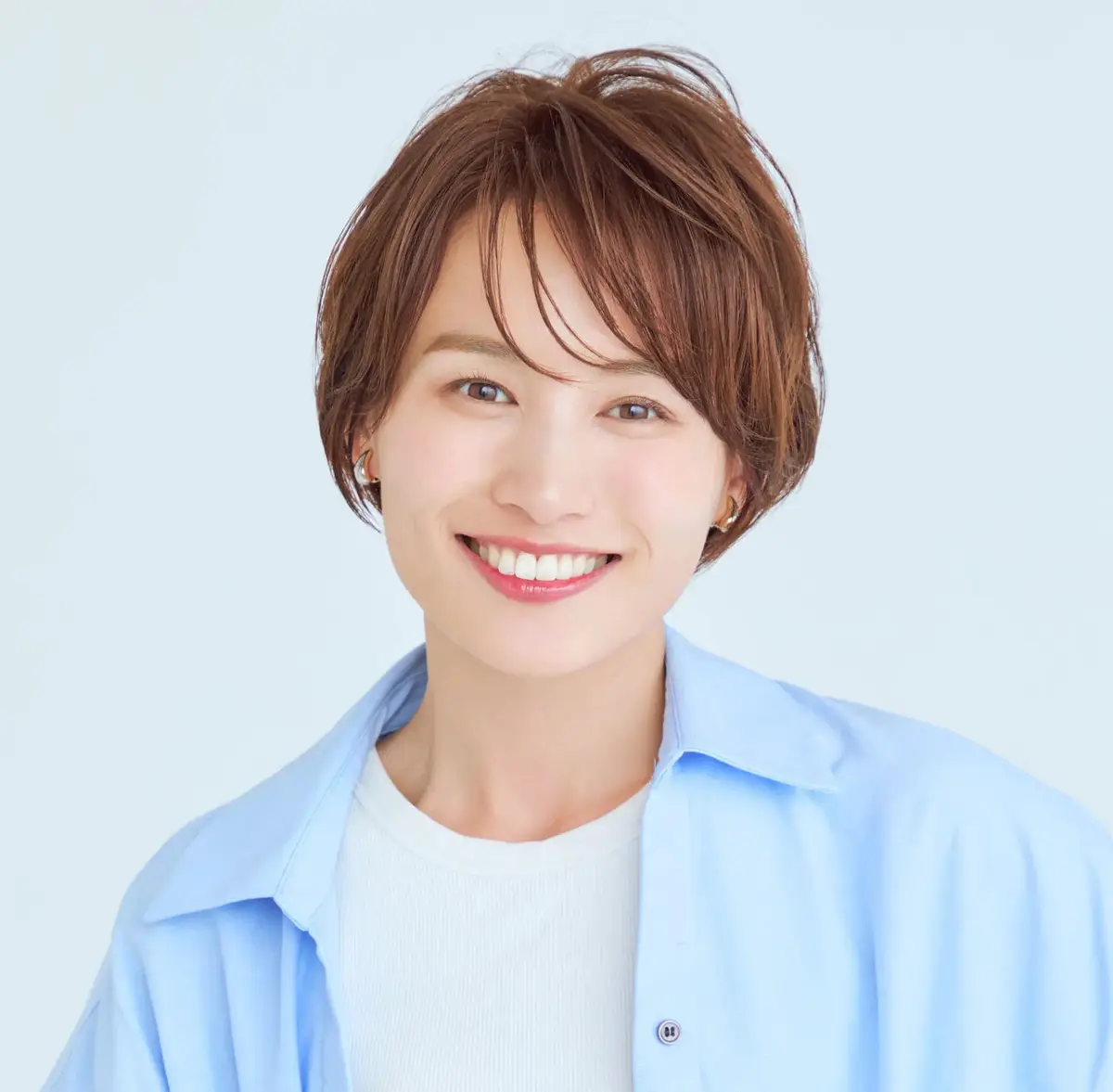 シンプルだからこそ魅力が引き立つ！50代ならではのコンパクトショートヘア【50代髪型・ヘアスタイル】