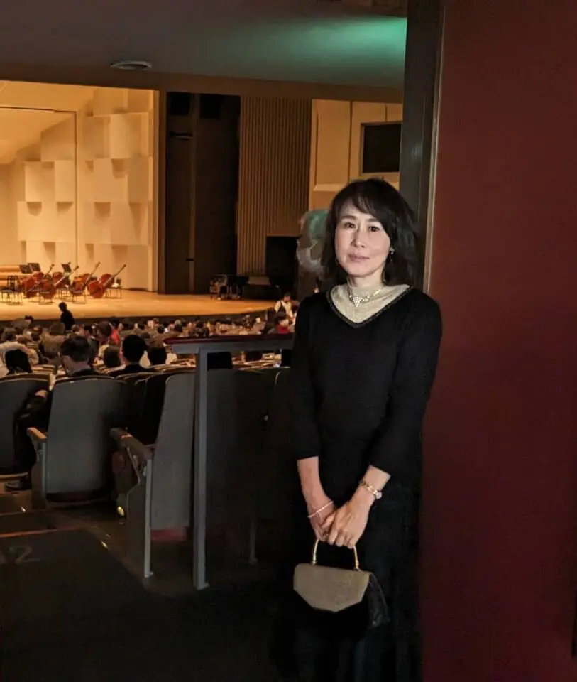 オーダーのブラックレーススカートにプリンの画像_1