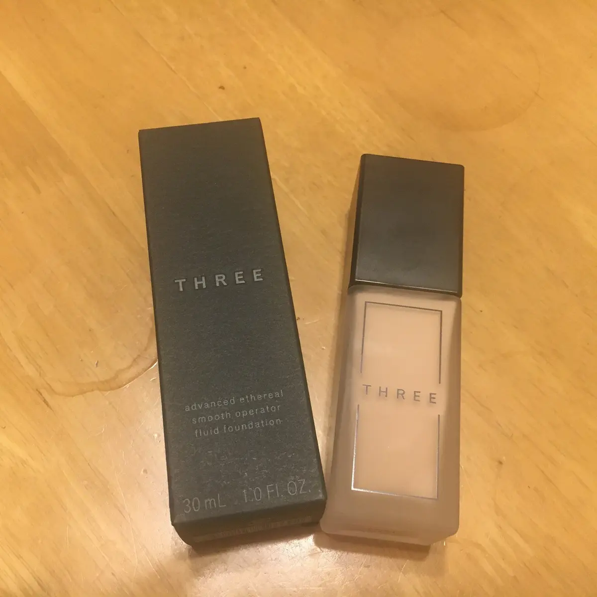 THREEのリキッドファンデーション