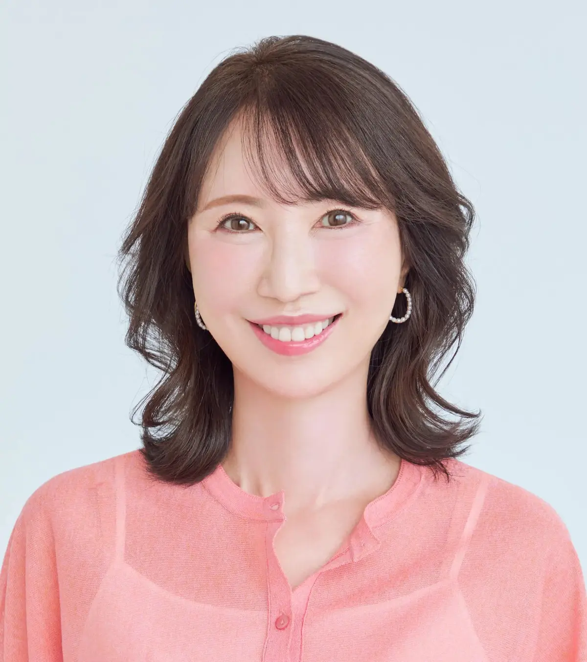 【50代に人気のミディアムヘア60選】くせ毛や薄毛をカバーしておばさん見えしない！若見えミディアムヘア