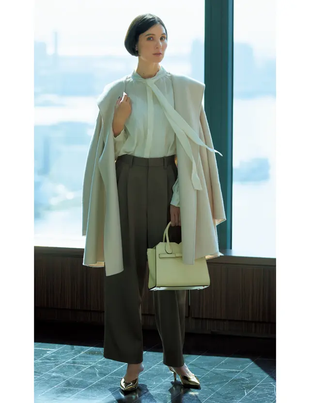 ドゥロワーのトップスでドレスアップする田沢美亜