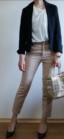 守り・攻め・遊びの小物使いで、保護者会用全身コーデ