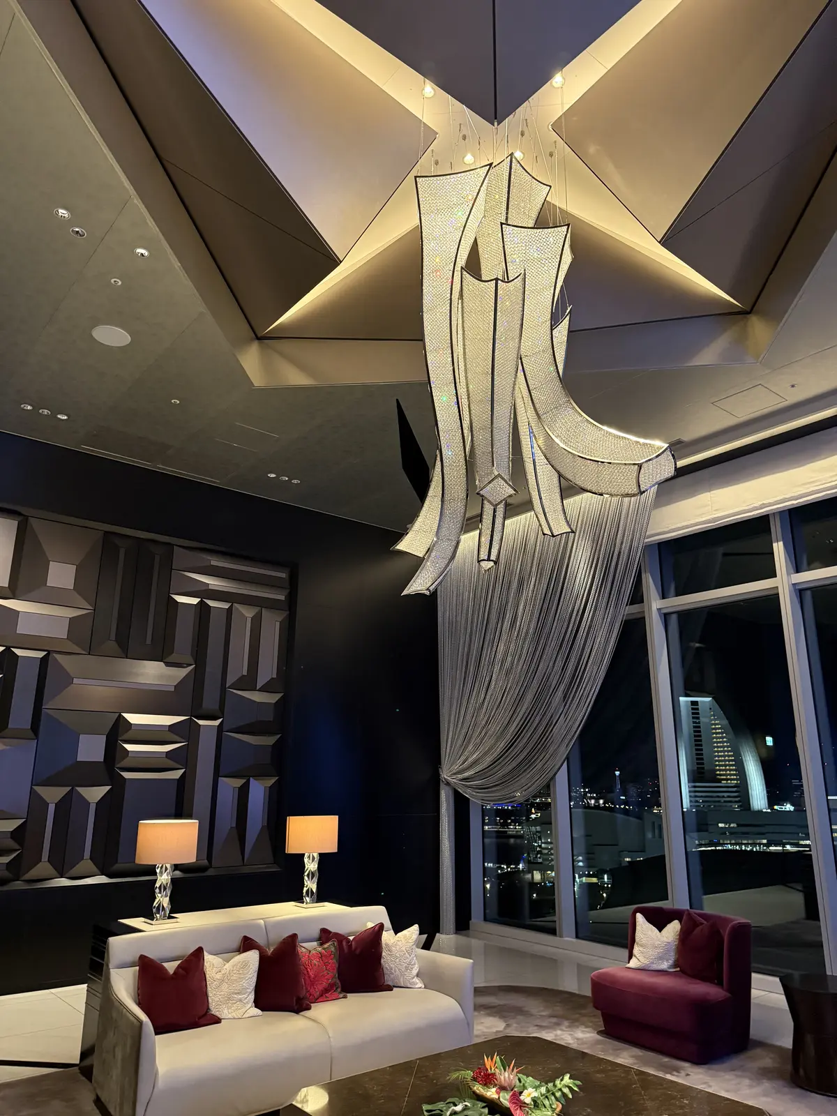 優雅な黒の透け感タートル。 〜私のノワーの画像_1