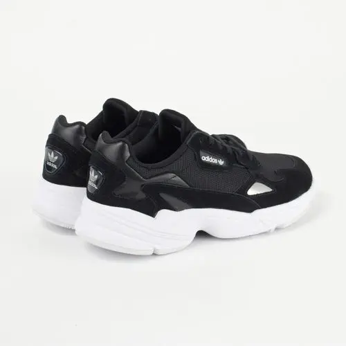 adidas Originals Falcon W ￥9,990+税