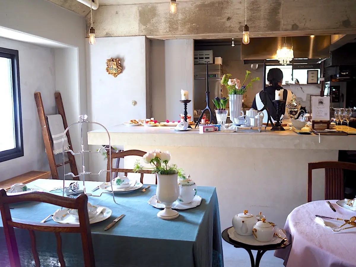 上下赤のZARAコーデで、BDay Afの画像_3