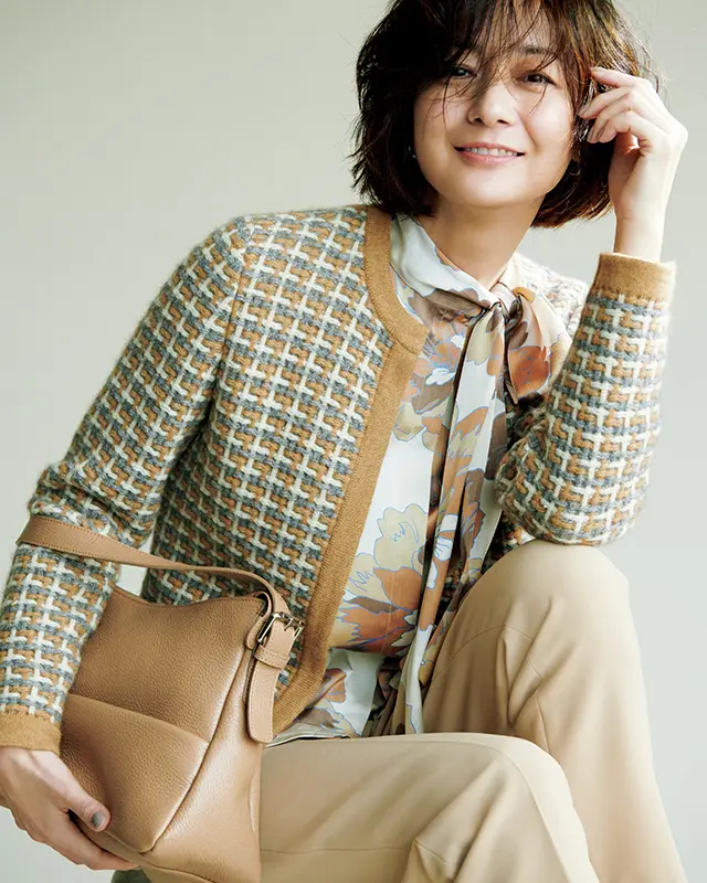 【プリントブラウス】ベージュだからこそ上品に柄＋柄の上級コーディネート