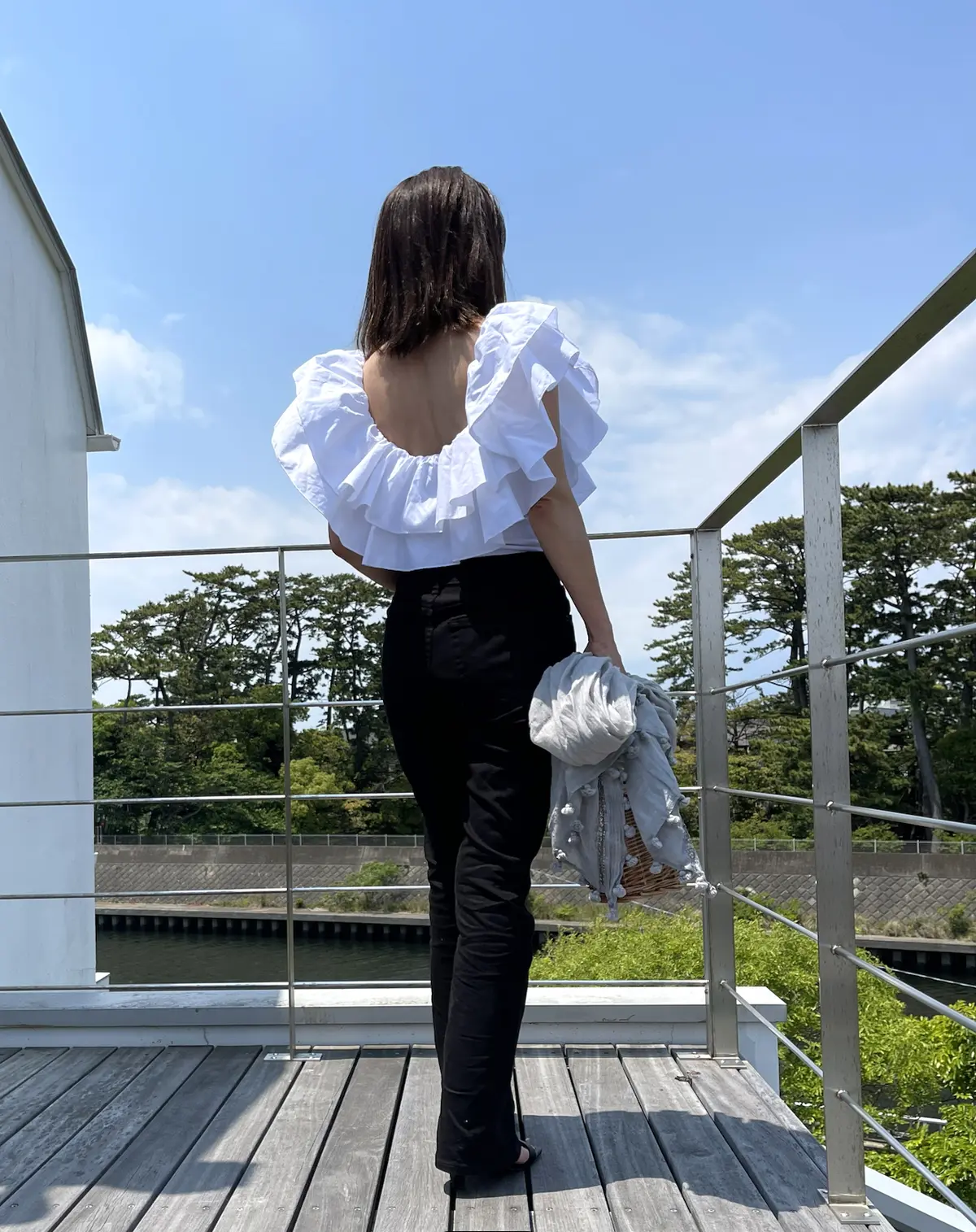 ZARAで見つけた！黒白フリルトップス❤の画像_6