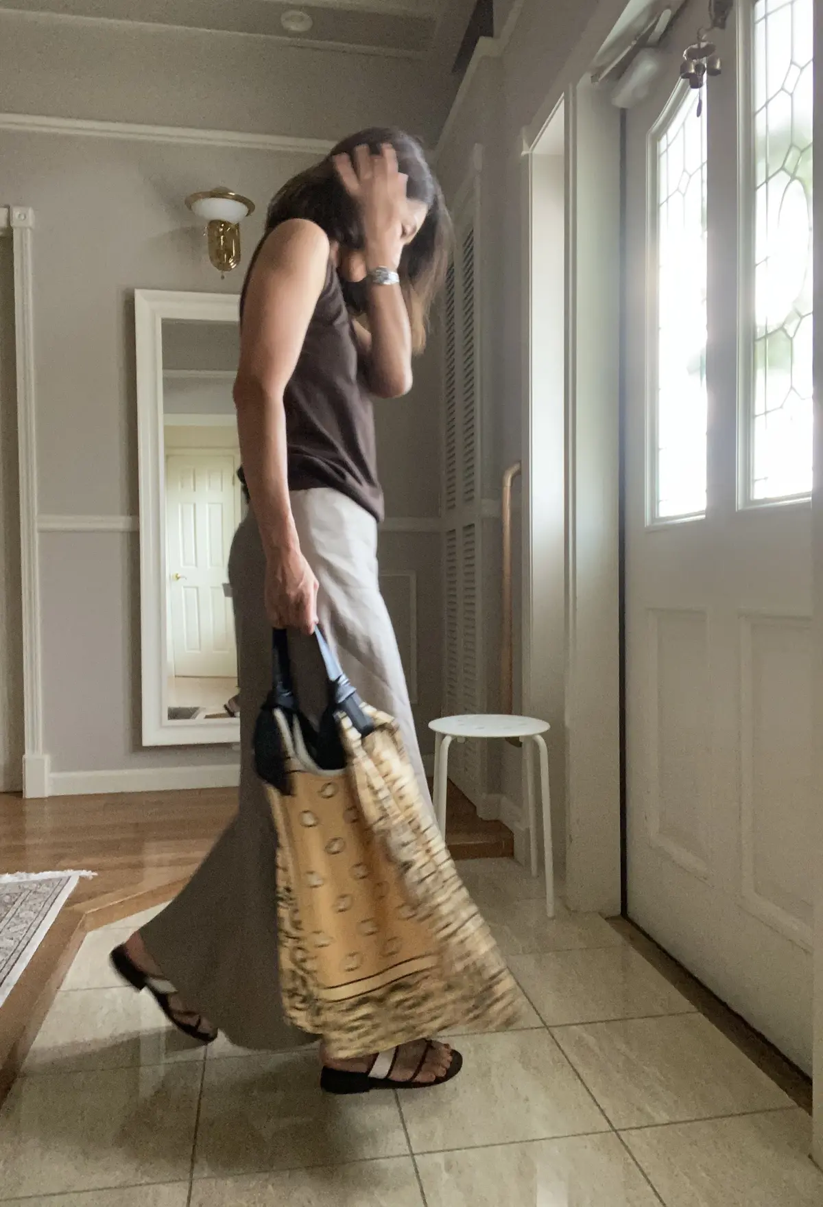 夏のブラウン×イエローコーデの画像_3