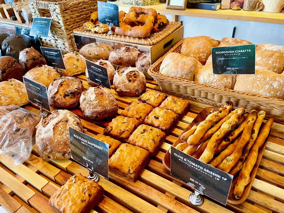 オリーブとトマトのグリッシーニ