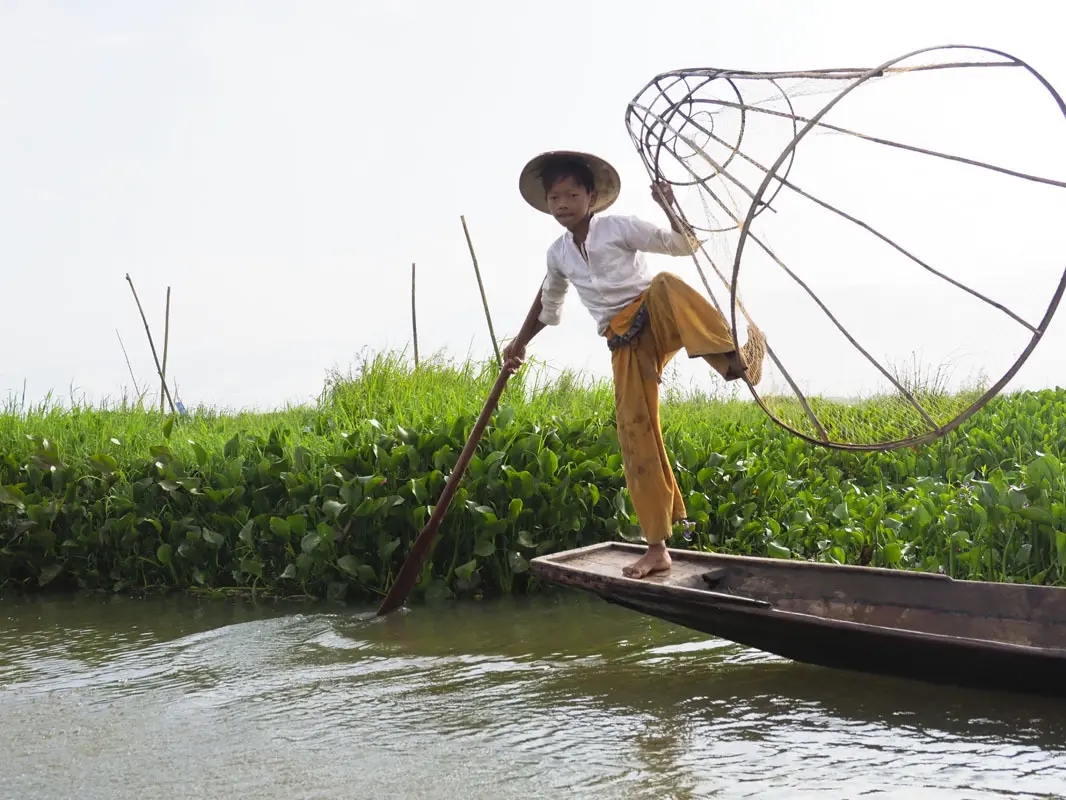 ＜ミャンマーの旅＞こんな所にパゴダ（仏塔の画像_2
