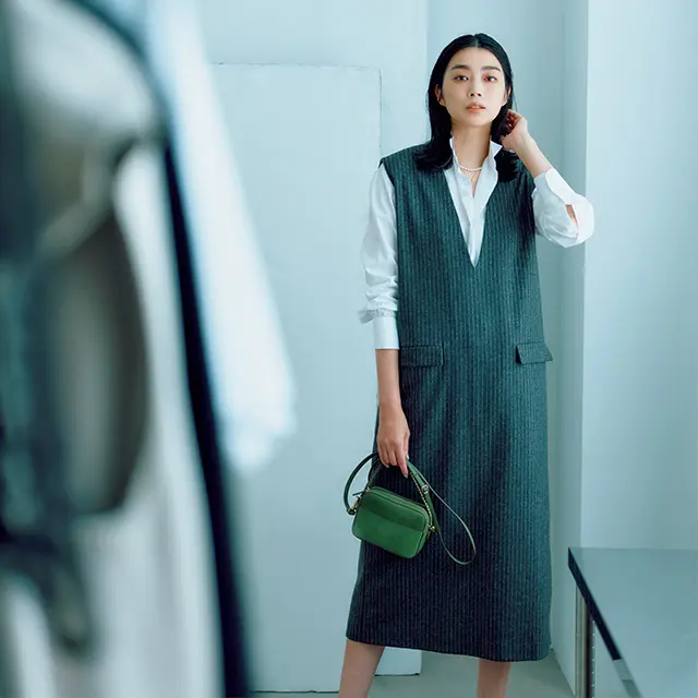 マニッシュなピンストライプでいっそうクールな着こなしを