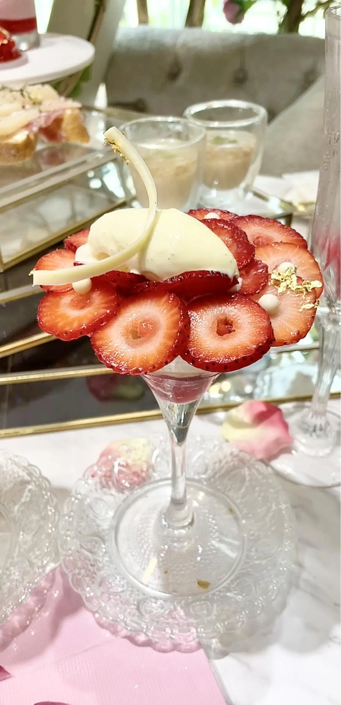 HAUTE COUTURE CAFE、オートクチュールカフェ、アフタヌーンティー専門店、表参道カフェ、オートクチュールカフェ表参道、HAUTE COUTURE CAFE 表参道、薔薇、薔薇のアフタヌーンティー、アフタヌーンティー、いちごパフェ、いちご、スイーツ、薔薇の店内、HAUTE COUTURE CAFE、オートクチュールカフェ、アフタヌーンティー専門店、表参道カフェ、オートクチュールカフェ表参道、HAUTE COUTURE CAFE 表参道、薔薇、薔薇のアフタヌーンティー、アフタヌーンティー、いちごパフェ、いちご、スイシルバーベルト、薔薇の店内、HAUTE COUTURE CAFE、オートクチュールカフェ、アフタヌーンティー専門店、表参道カフェ、オートクチュールカフェ表参道、HAUTE COUTURE CAFE 表参道、薔薇、薔薇のアフタヌーンティー、アフタヌーンティー、いちごパフェ、いちご、スイーツ、マカロン、ピンク、カップ&ソーサー、ピンクカップ、コーヒーカップ、ピンクコーヒーカップ、薔薇のカップ、ピンクワンピース、ワンピース、SHEIN、シーン、MOTF、ロングヘア、セミロングヘア、セミロング、ロングボブ、ノースリーブワンピース、ベルト、Vis、ビズ、シルバーベルト、薔薇の店内