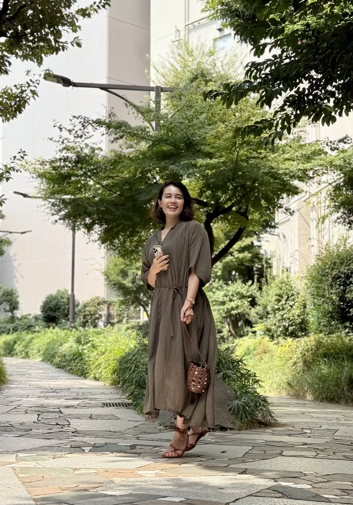 晩夏から秋へ。カーキワンピで大人のシンプの画像_3