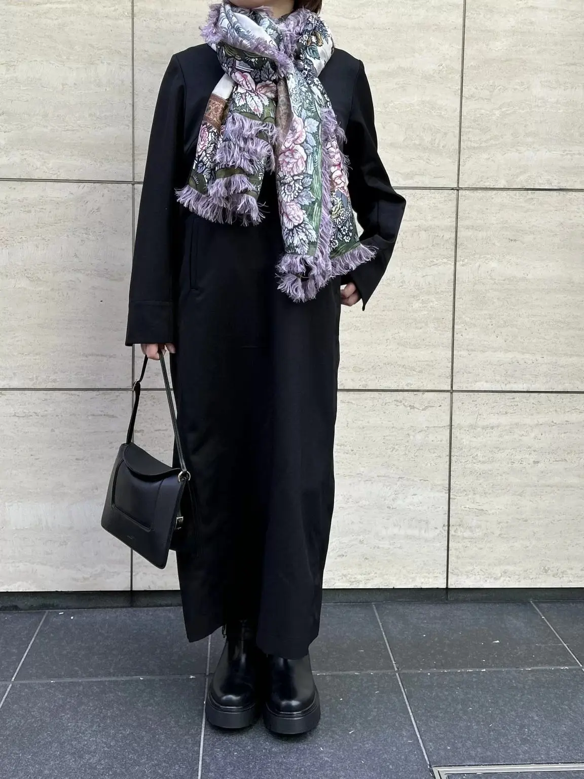 独創的な色柄が芸術作品のようなストール の画像_9