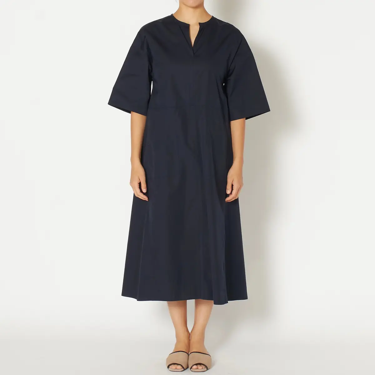 TICCA キーネックロングドレス ￥31,900（税込）