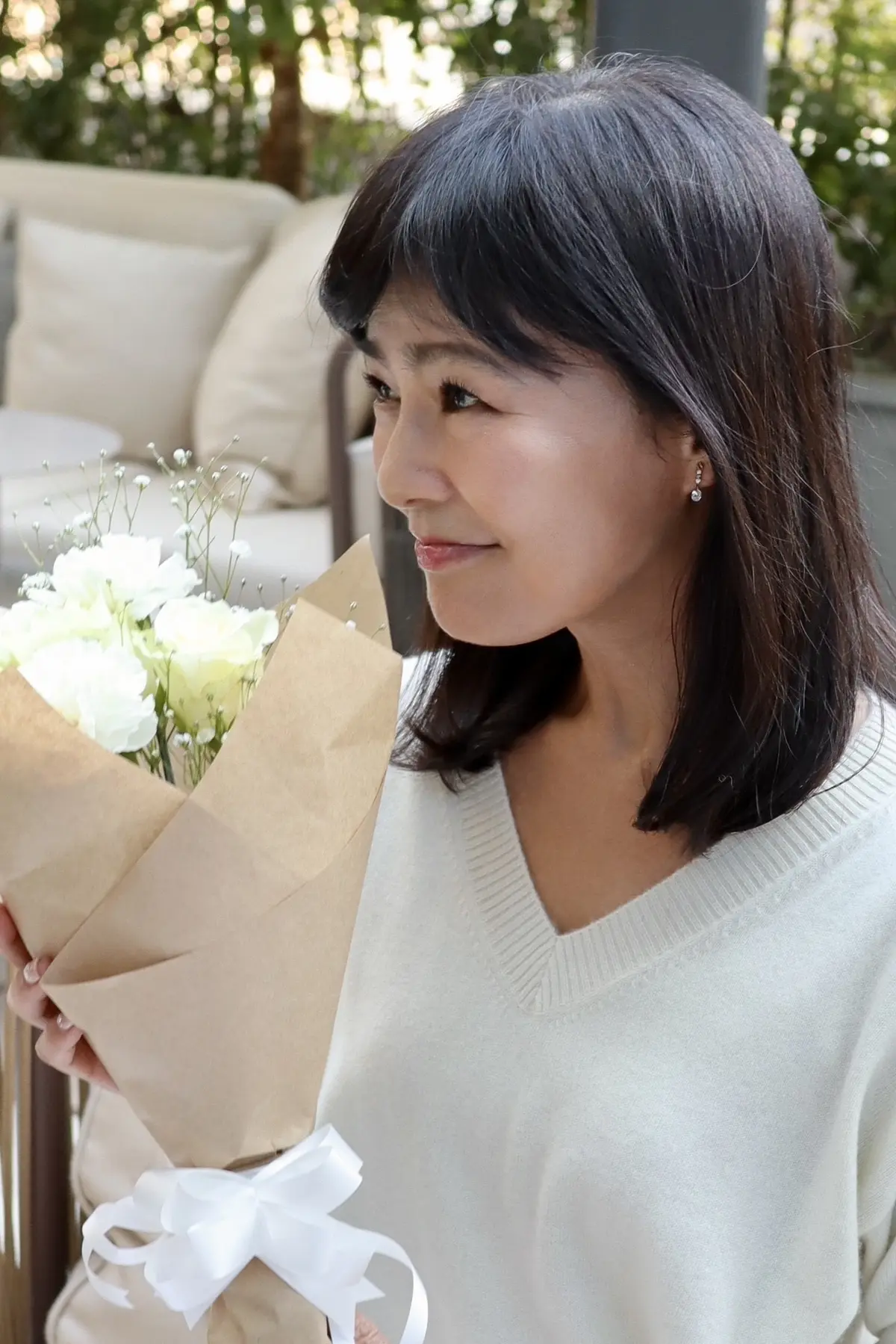 District – Brasserie, Bar, Lounge、キンプトン新宿東京、ディストリクト ブラッスリー・バー・ラウンジ、テラス、テラス席、ソファ、ソファ席、ランチ、アフタヌーンティー、いちごアフタヌーンティー、新宿、ホテル、白、白ニット、カシミヤ、カシミヤ100%、SDGS、ボブ、ミディアムヘア、春服、冬服、ヘアチェンジ、イメチェン、いちご、暖かい、柔らかい、Ｖネック、スタイルアップ、ゆるり感、さりげない、春コーデ、春服コーデ、冬コーデ、春ファッション、テーブル席、キレイめニット、いちご、ピンク、アフタヌーンティー、いちごアフタヌーンティー、ピンクアフタヌーンティー、いちごドリンク、スペシャルドリンク、ランチ、カフェ、可愛い、綺麗、美味しい、楽しい、嬉しい、幸せ、キレイめ、キレイめヘア、キレイめヘアカラー、UNIQLO、ユニクロ、花束、綺麗め、きれいめ、爽やか、気持ちいい、気持ちのいい空間、くつろぐ、ゆったり、プライベート感、特別感、貸し切り状態、新鮮、爽やか、穏やかな時間、寛ぐ、くつろぐ空間、くつろぐ席、ゆったり席。