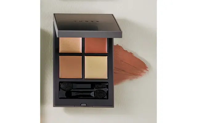 THREE ディメンショナルビジョン アイパレットアリー 01