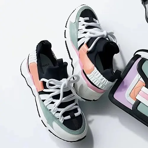 【50代 トレンド靴】大人にふさわしい足の画像_12