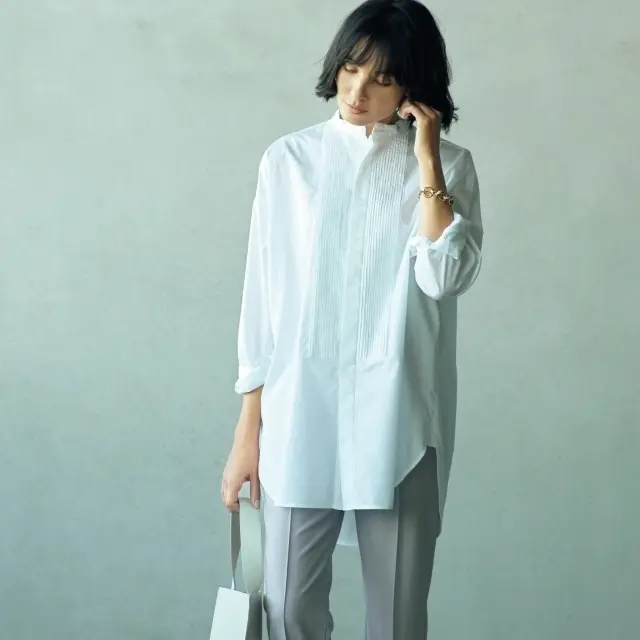 ほどよくきれいめな上質感と、ラフなムードの二面性が魅力