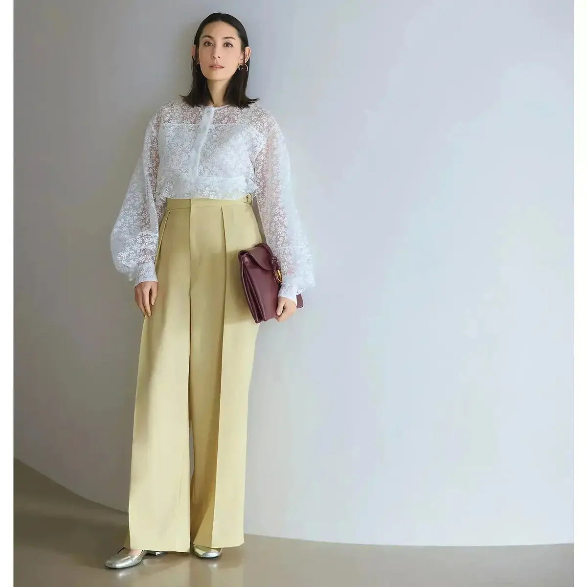 E by éclat 【斉藤くみさんコラボ】 サイドベルトつきタックワイドパンツ