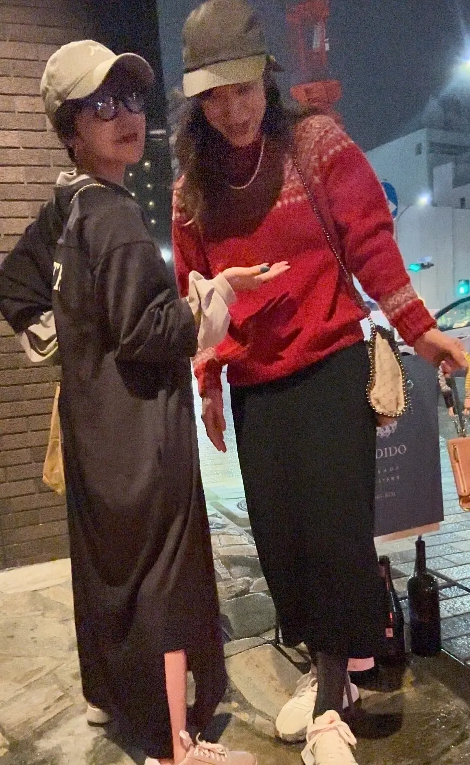 ピザを囲んで“Welcome to Hyの画像_12