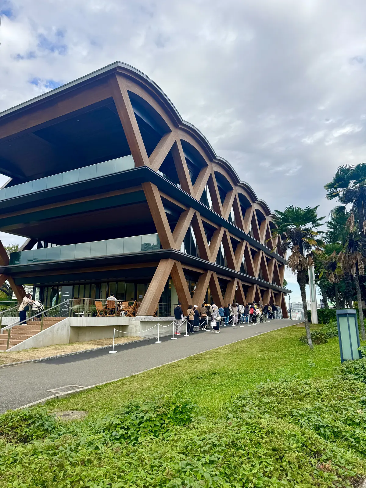 連日行列の新スポット！生ドーナツ「I’mの画像_1