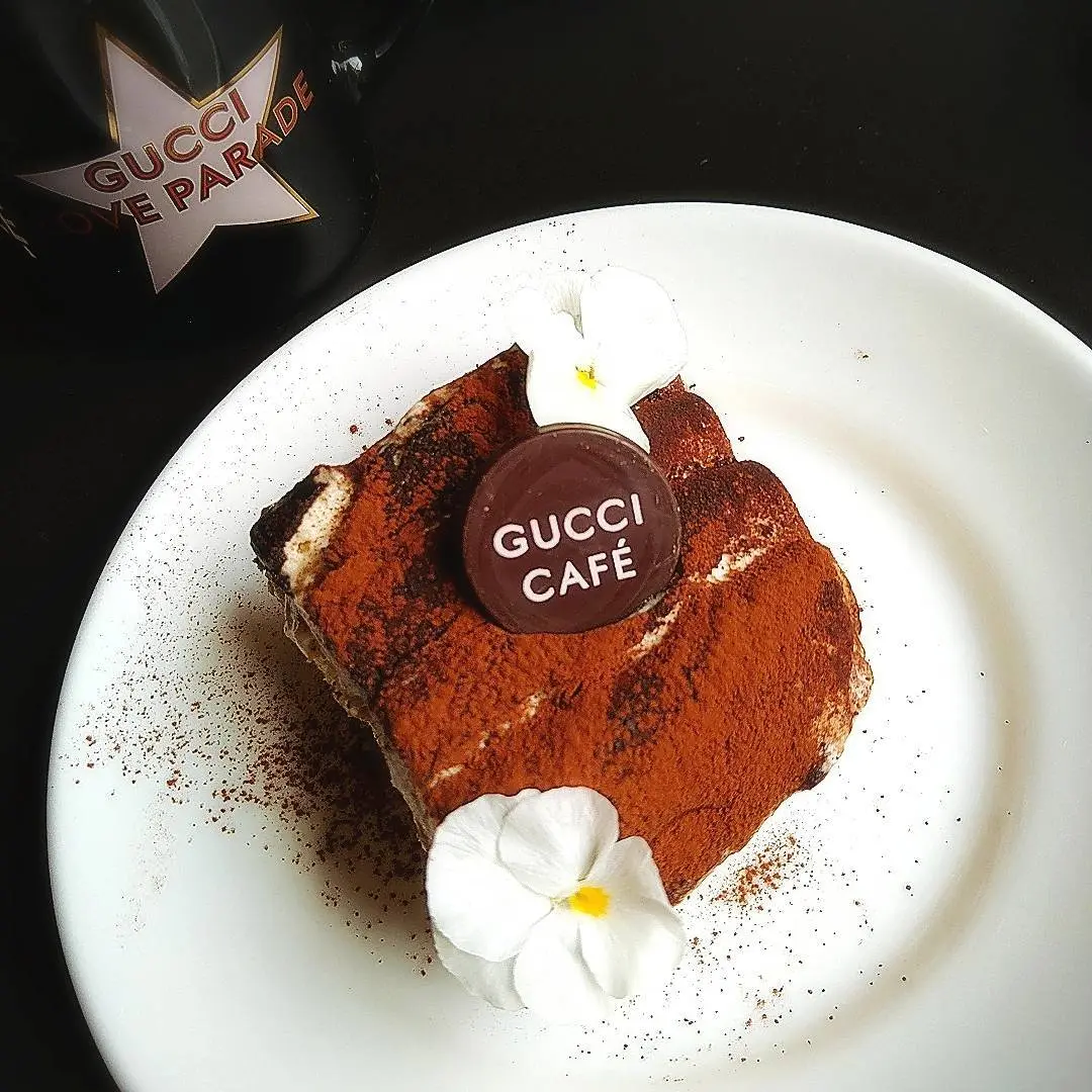 ミヤシタパークのグッチカフェ、ティラミス、マグカップ