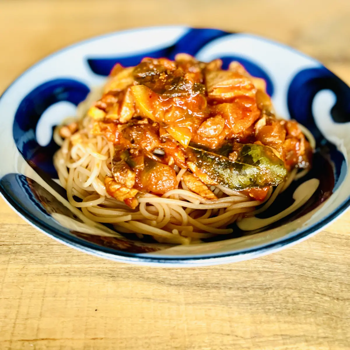 カツオの血合いとトマトのパワーパスタ