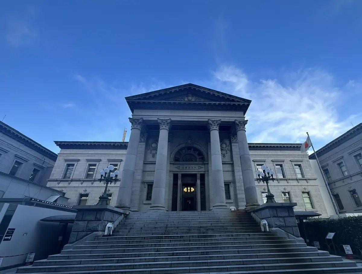 話題の没入体験型ミュージアムと、図書館内の画像_12