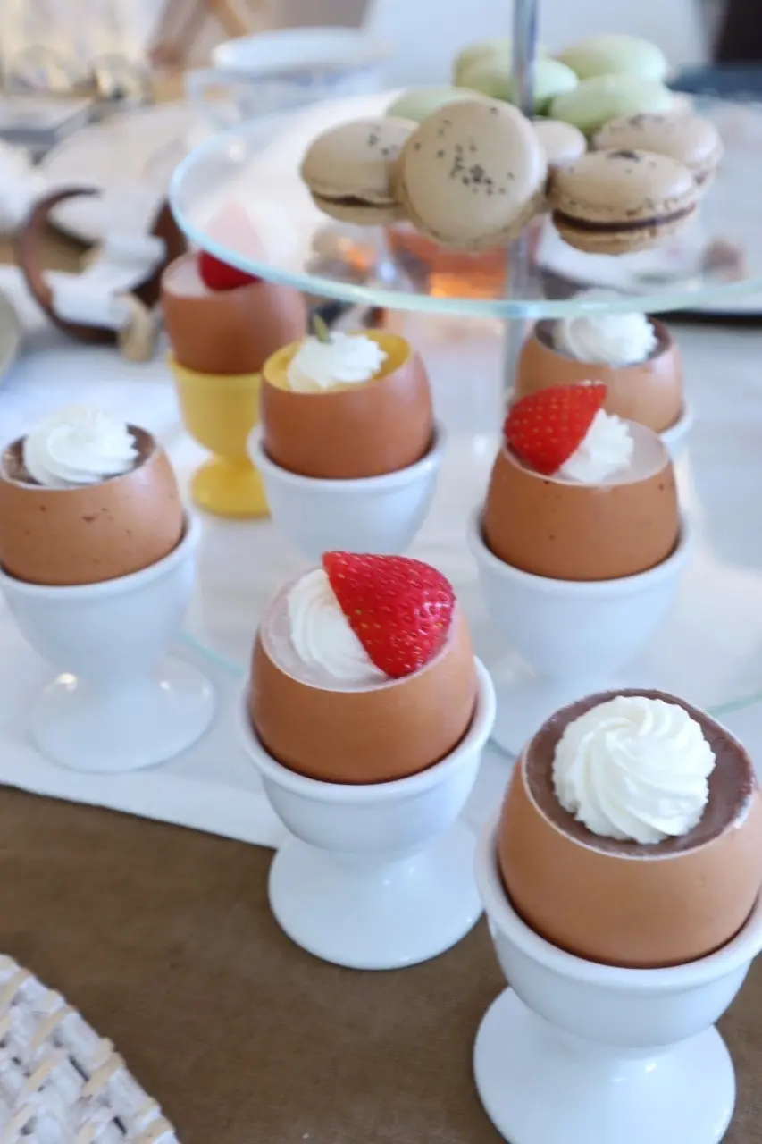 デザートの卵に入ったかわいいプリンたち♡