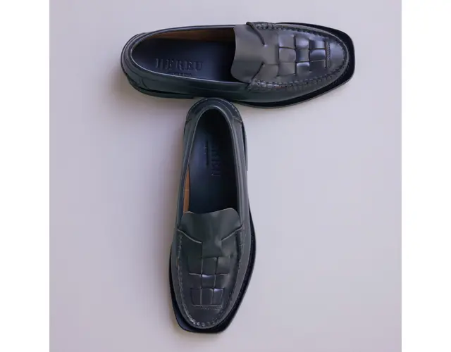 ヘリューのローファー