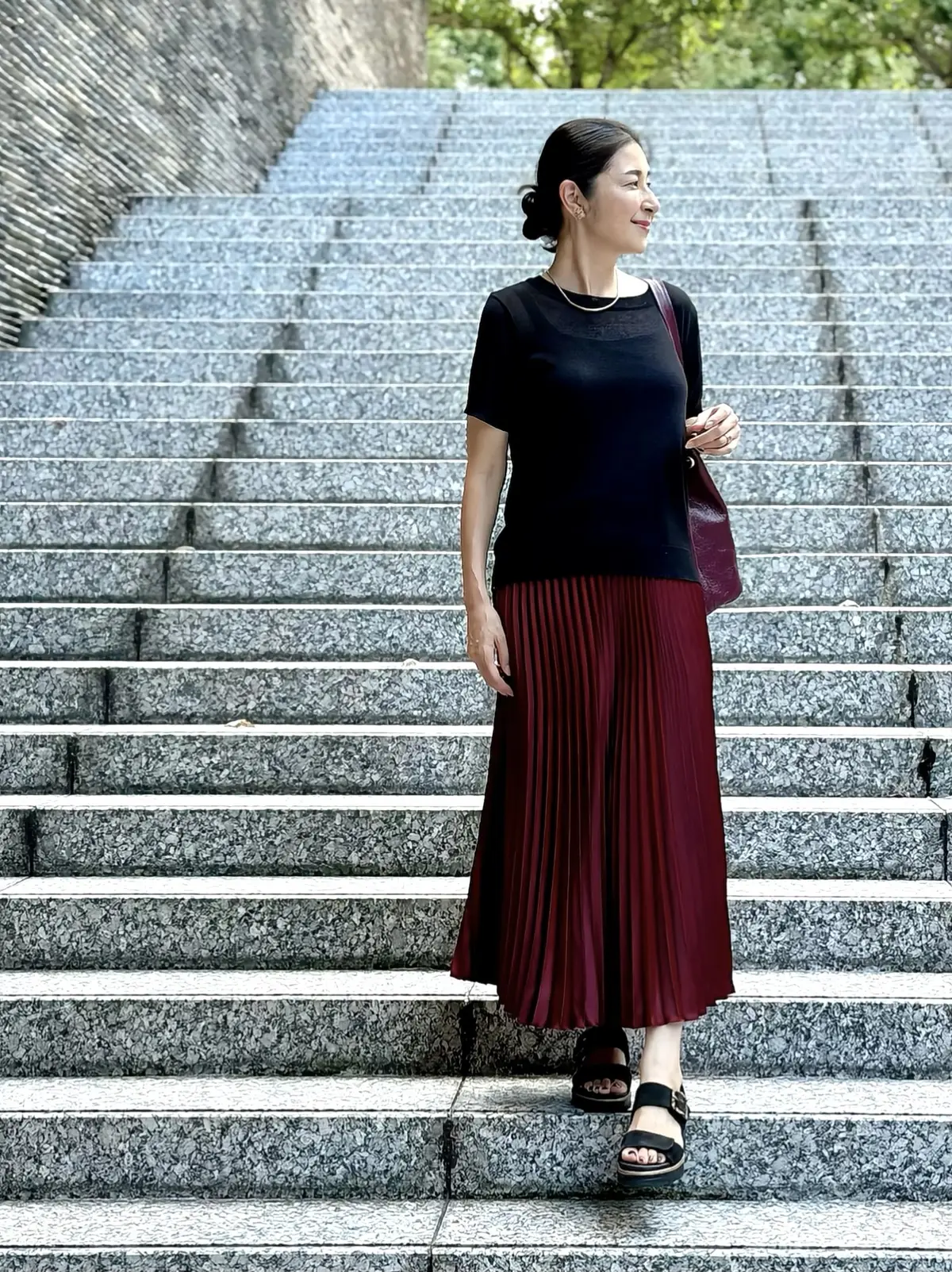 初秋に大活躍！半袖黒ニットの着回しお出かの画像_21