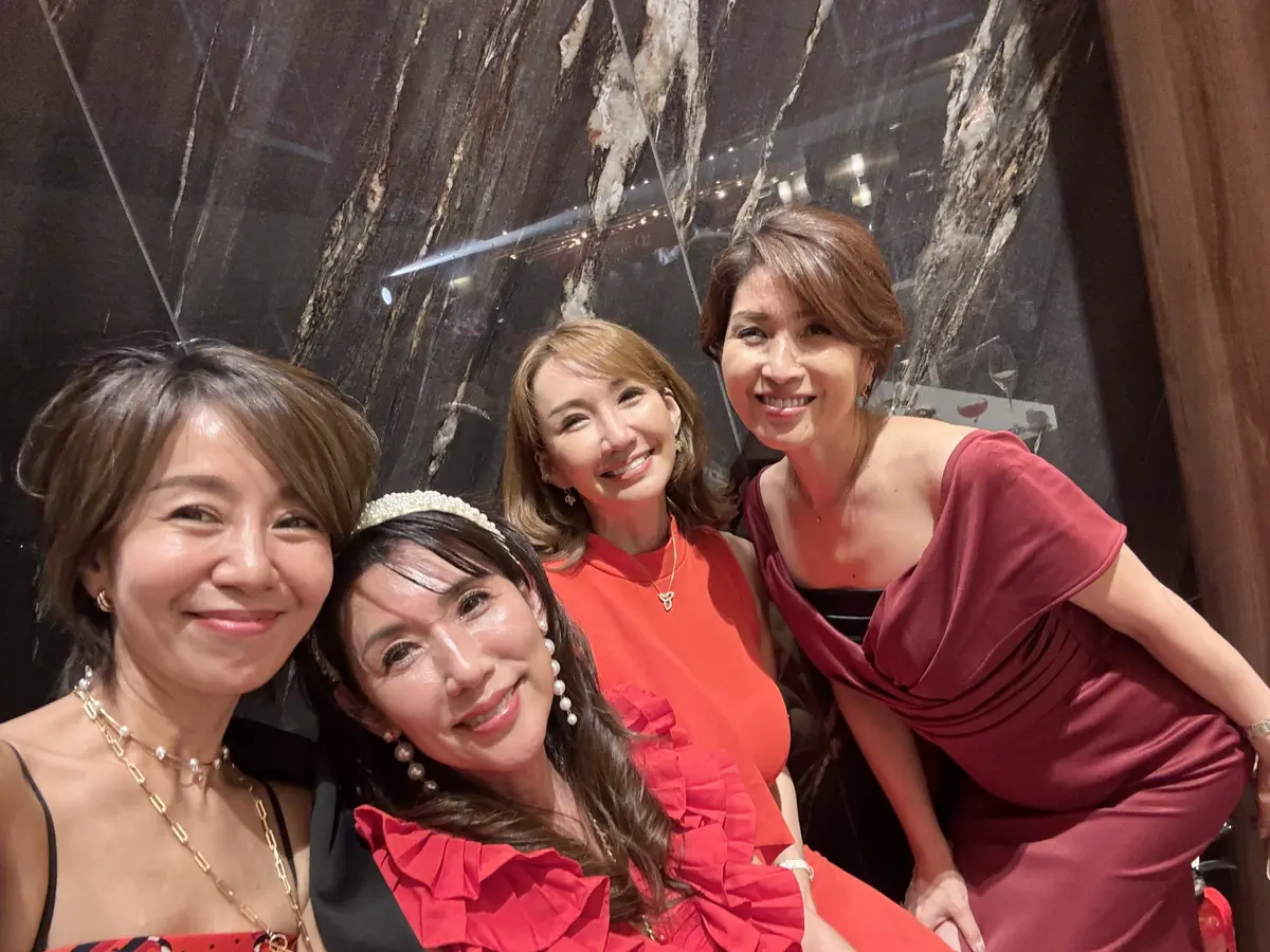 エルメスのスカーフで華やぐパーティーコーの画像_7