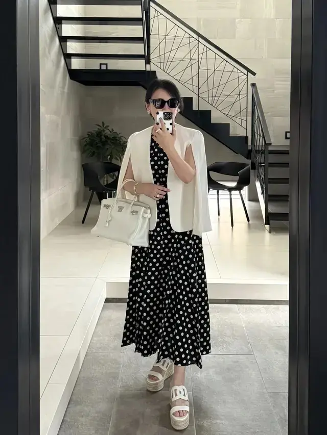 50代は夏のワンピースなに着てる？ 白や青、グリーンなどカラー別ワンピース9選【チームJマダムまとめ】