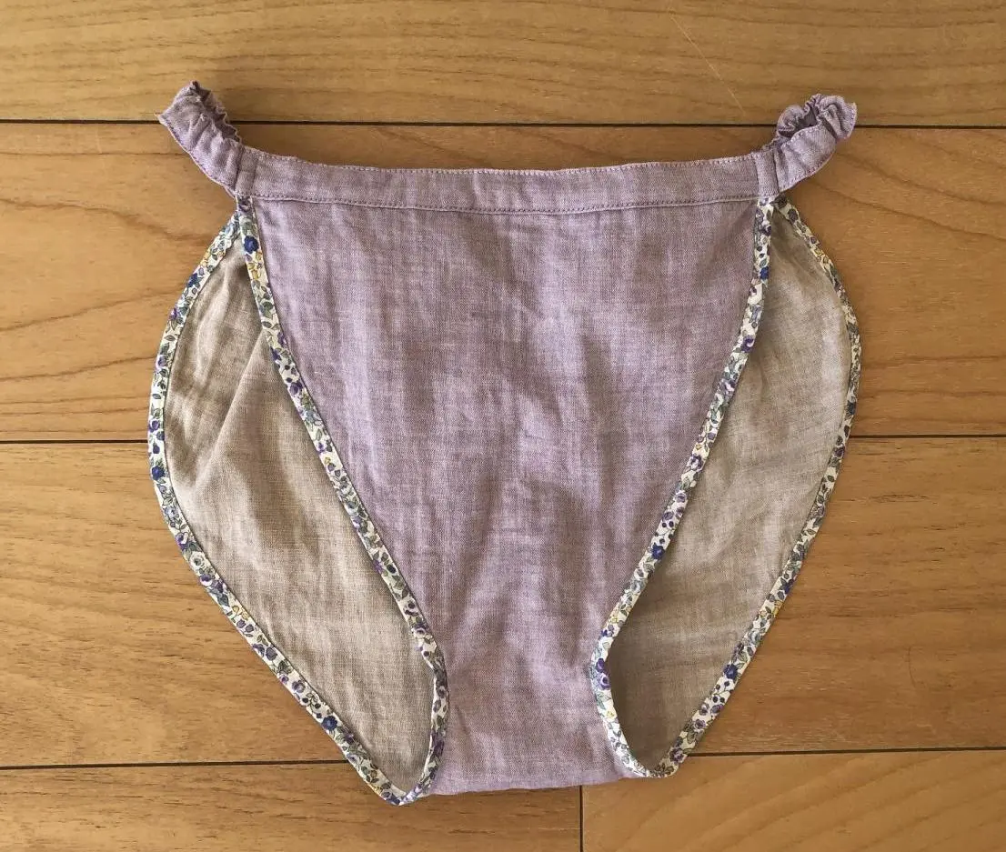 OurAge×Webエクラ　【この連載の担当編集が最近ネットショップで見つけた、お気に入りのショーツ。股関節を締めつけない”ふんどしタイプ”で、素材は綿100％。価格は送料込みで2090円（税込み）でした】