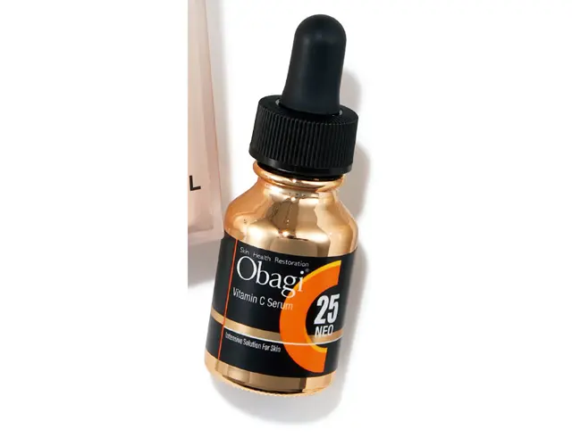 オバジC25セラム ネオ 12ml ￥11,000／ロート製薬