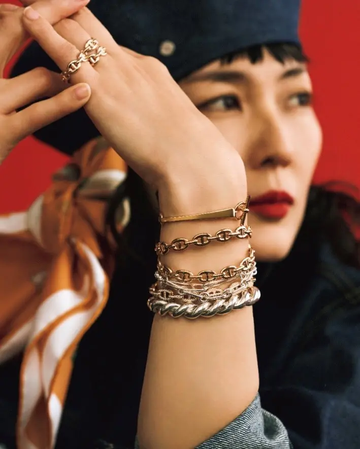 エルメス　シェーヌ・ダンクル・アンシェネ　デニムにジュエリー