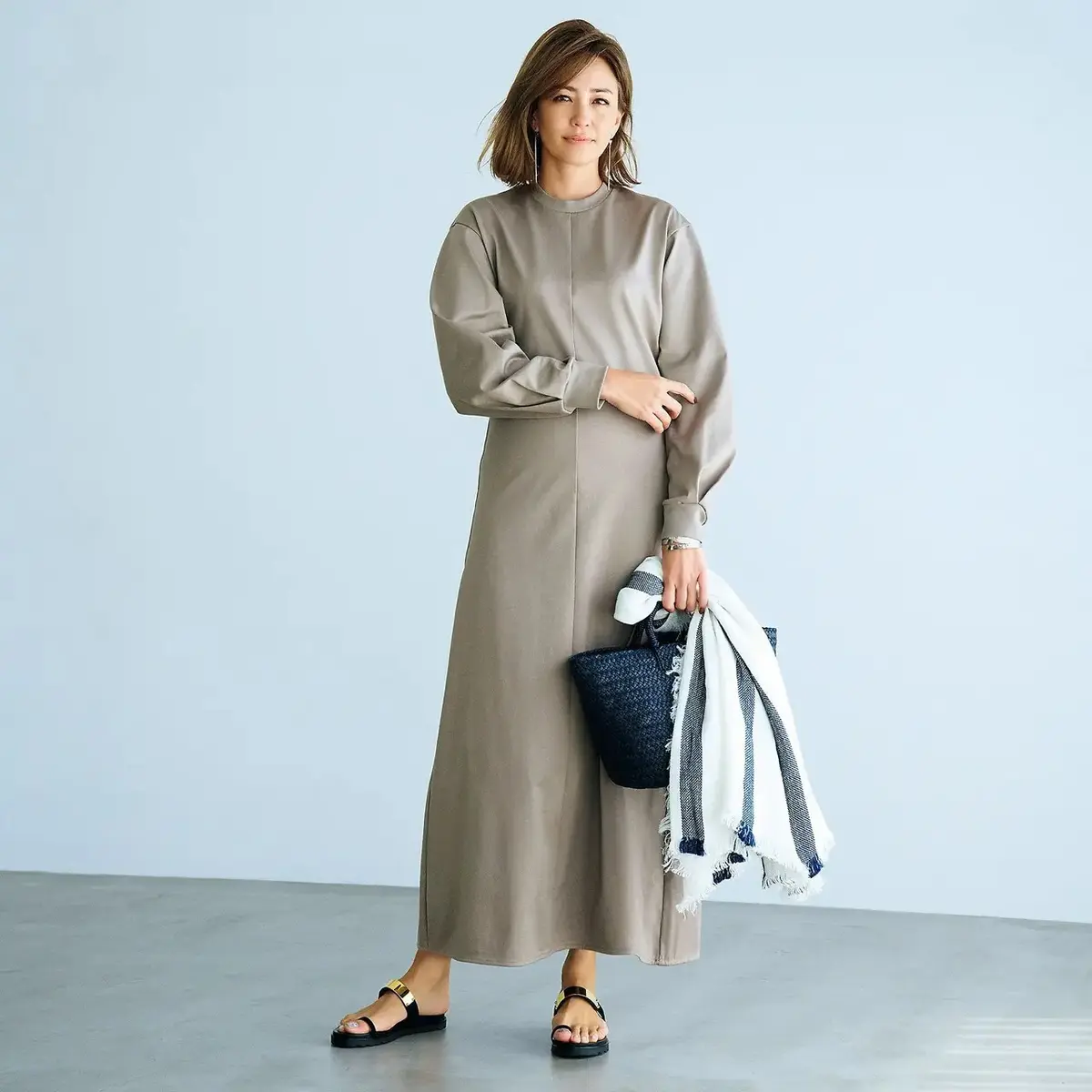 初秋に取り入れたいグレージュで別注！「CINOH×éclat」コットンジャージードレス