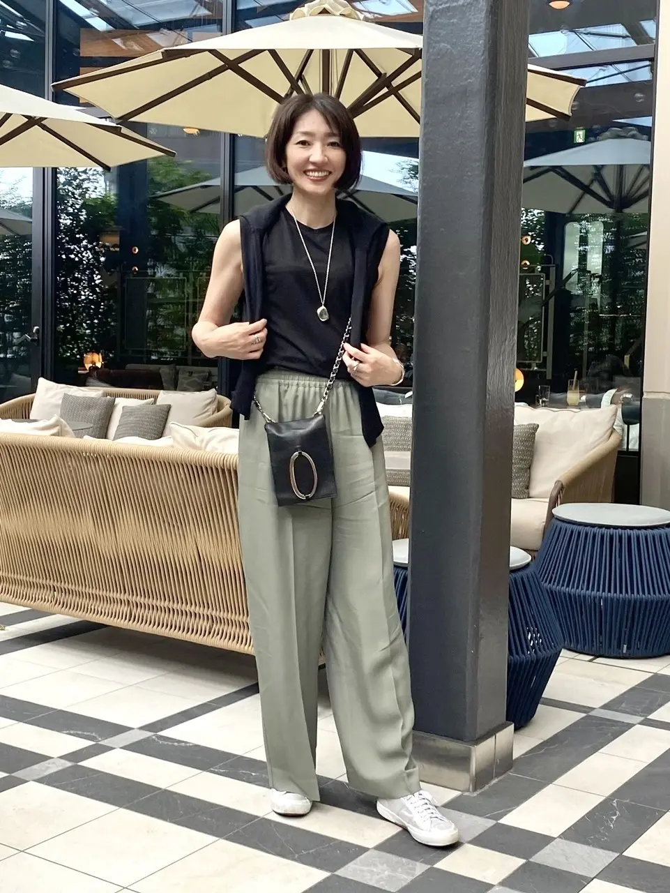 アラフィー華組ブロガー『スニーカーコーデ』大人カジュアルな着こなし