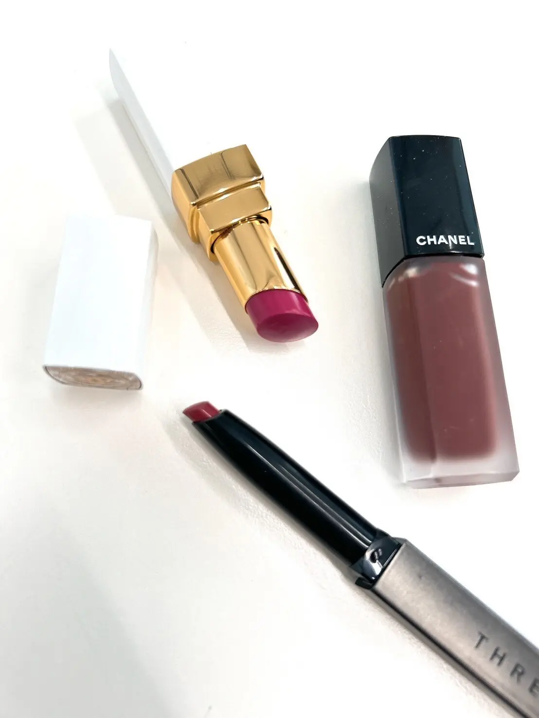 エクラプレミアム室長K藤愛用リップ シャネル ルージュ ココ ボーム762 シャネル ルージュ アリュール リクイッド ヴェルヴェット232 THREE ドリームオン アリューリング リルone 04