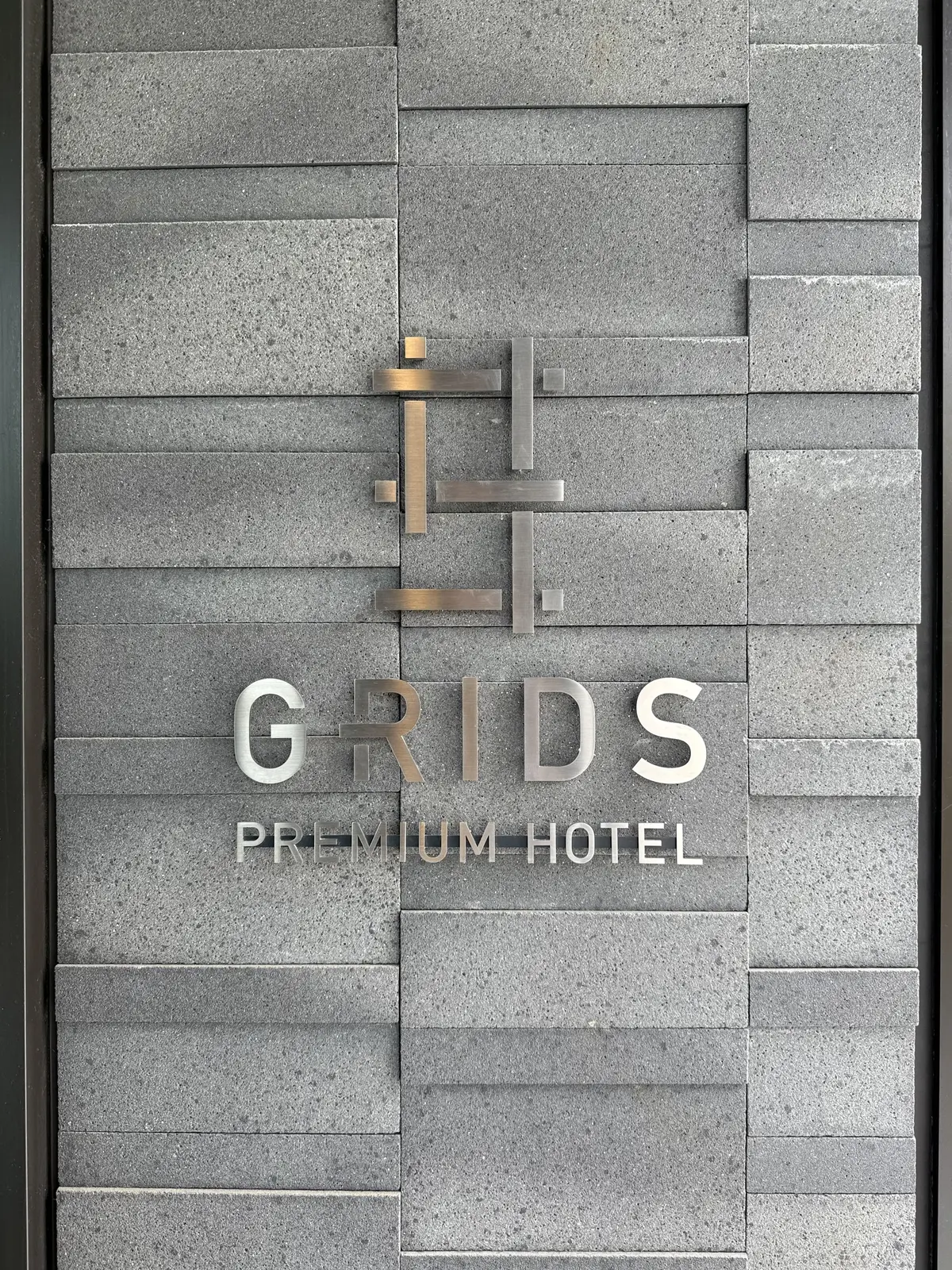 大阪・難波のGRIDSプレミアムホテル内にあるカフェ   「7days FRUITS CAFE by ALLY’S」