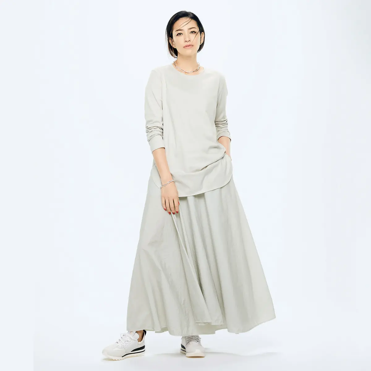 グレーの洗練ワントーンでおしゃれを楽の画像_4