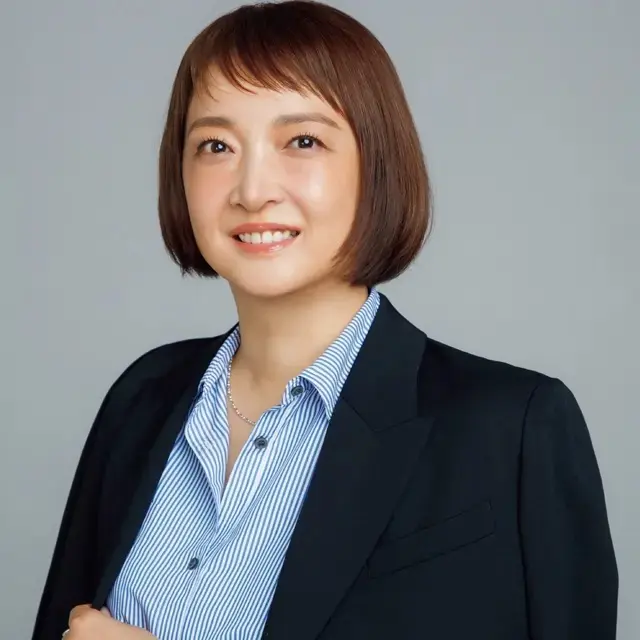 【骨格掘り起こしメイク】エクラ華組・梅澤さんが変身！顔だちがシャープに