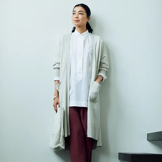 パンツには前後差のある丈を選んで、レイヤードで魅せつつバランスよく