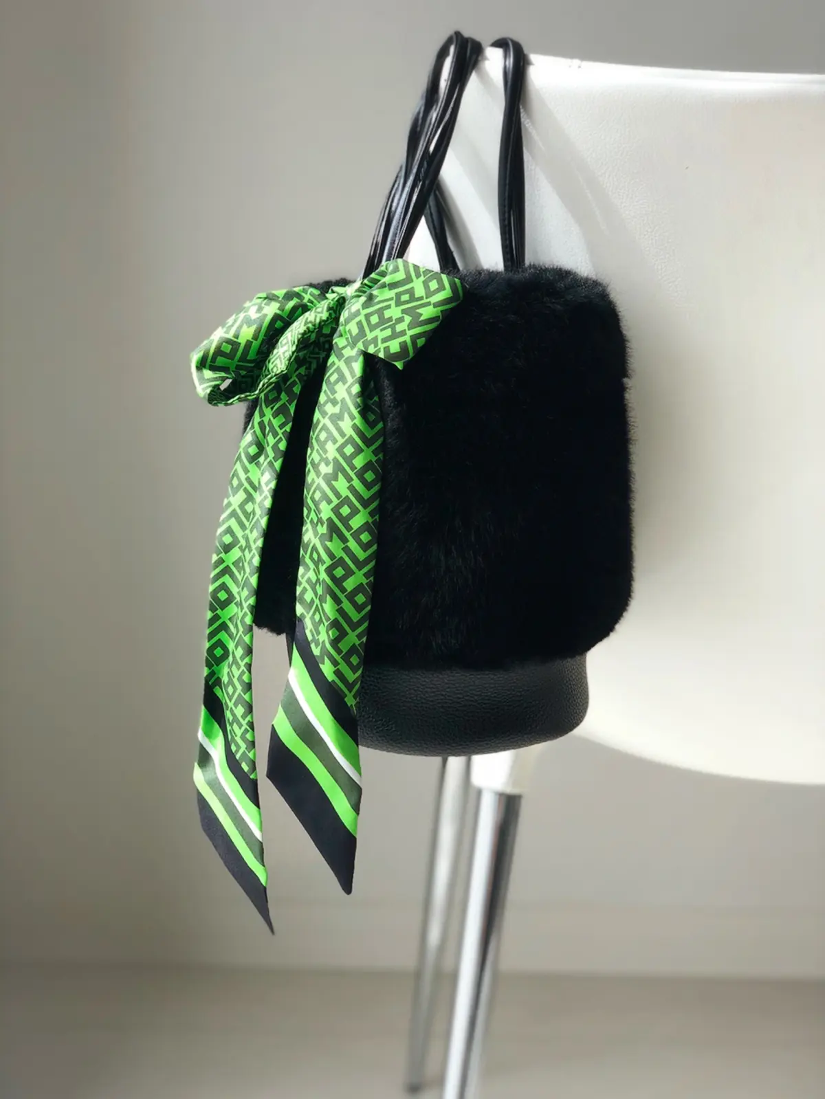 秋のプチプラブラックコーデの画像_3